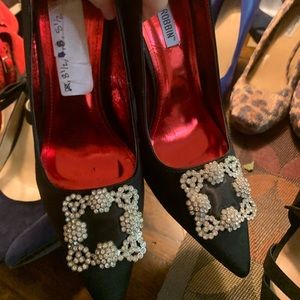 satin cape robbin heels